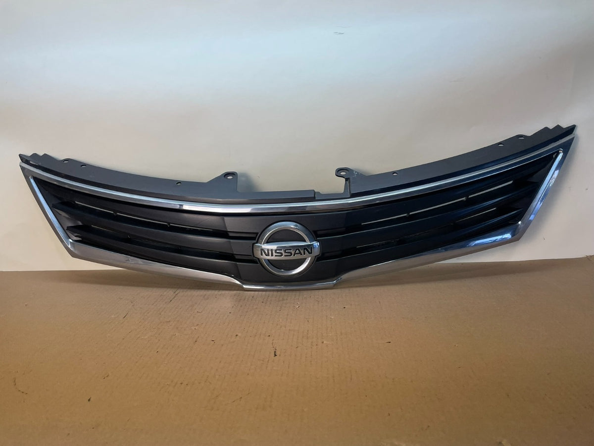 2010 to 2012 Nissan Versa Hatchback Front Upper Grill Grille ai4200 DG0