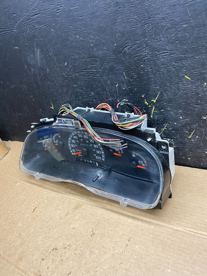 2001 - 2002 Ford Econoline E250 E350 Van Speedometer Instrument Cluster w6533 DG2