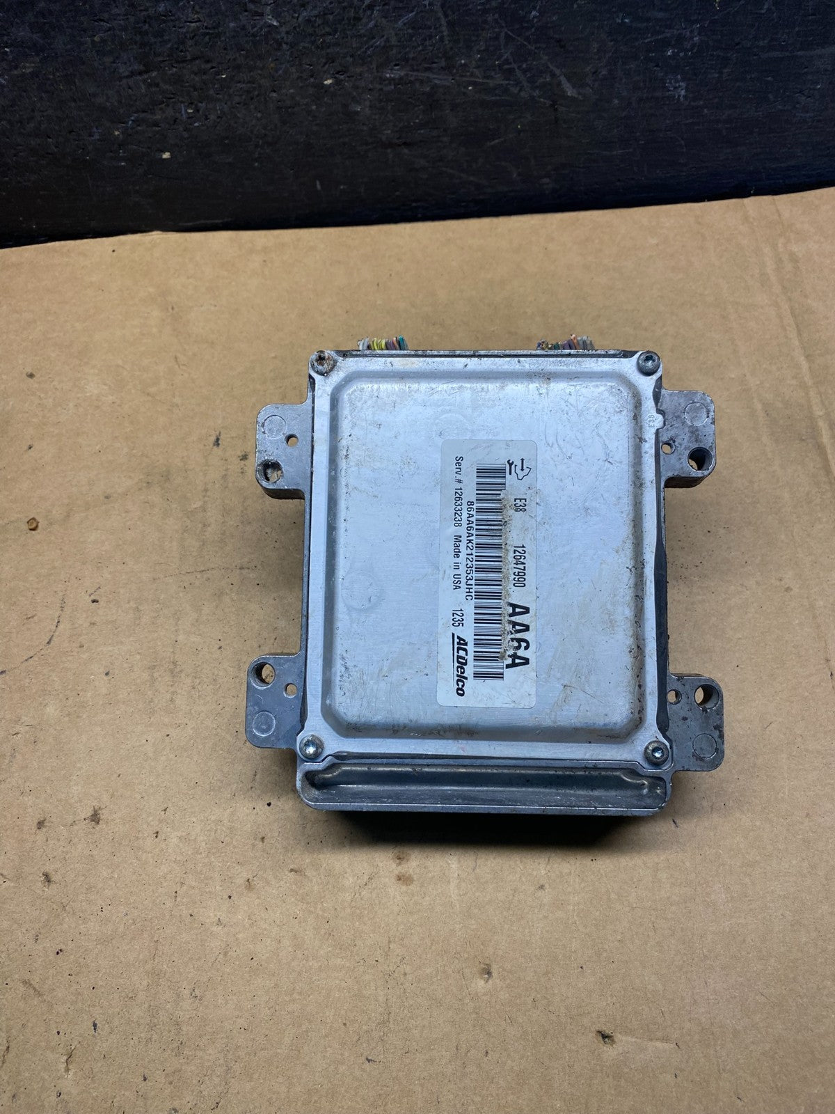 2010 - 2013 GMC Sierra 5.3L Engine Control Module ECM ECU AH7246 DW1