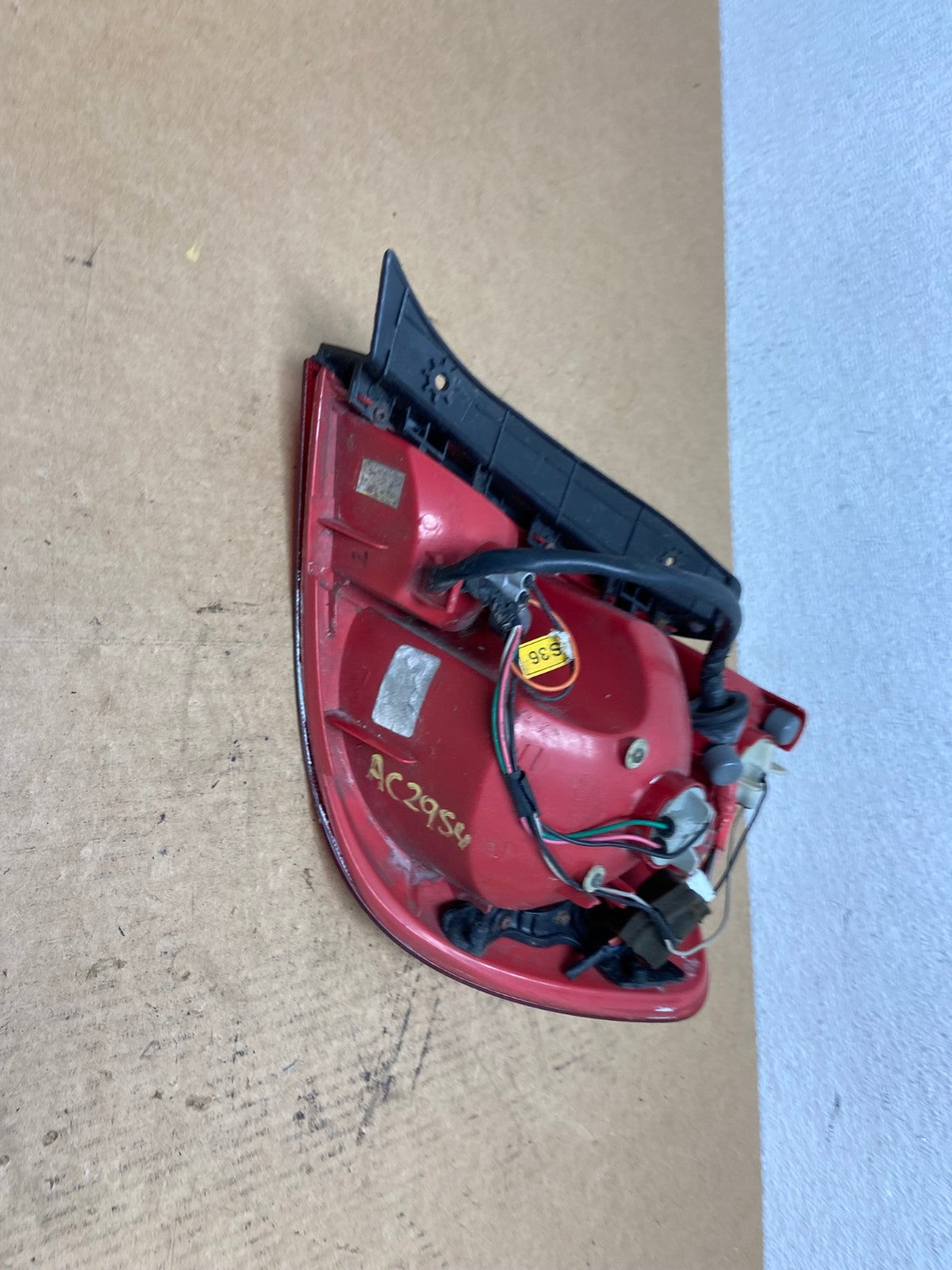 2003 to 2006 Hyundai Accent Hatchback Left Driver LH Tail Light Oem AC29543