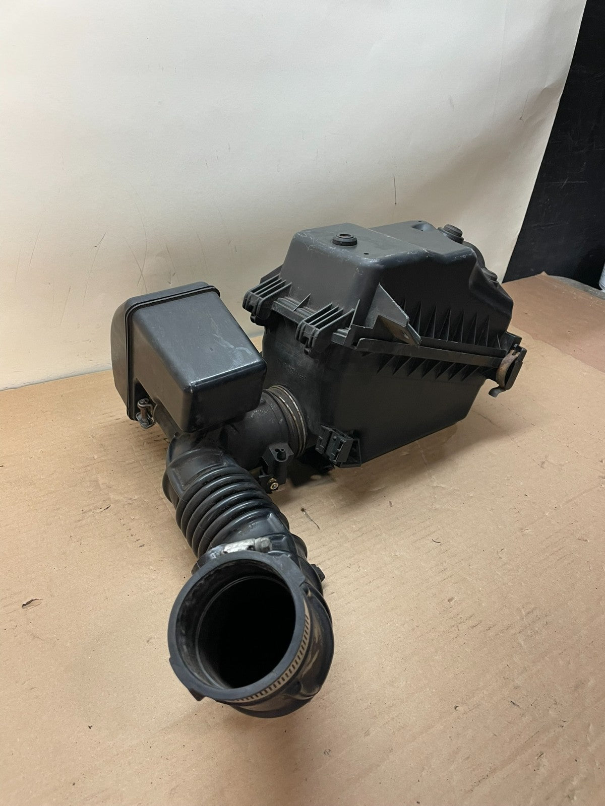 2005 to 2010 Scion tC Air Filter Housing Cleaner Box ah8830 DG3