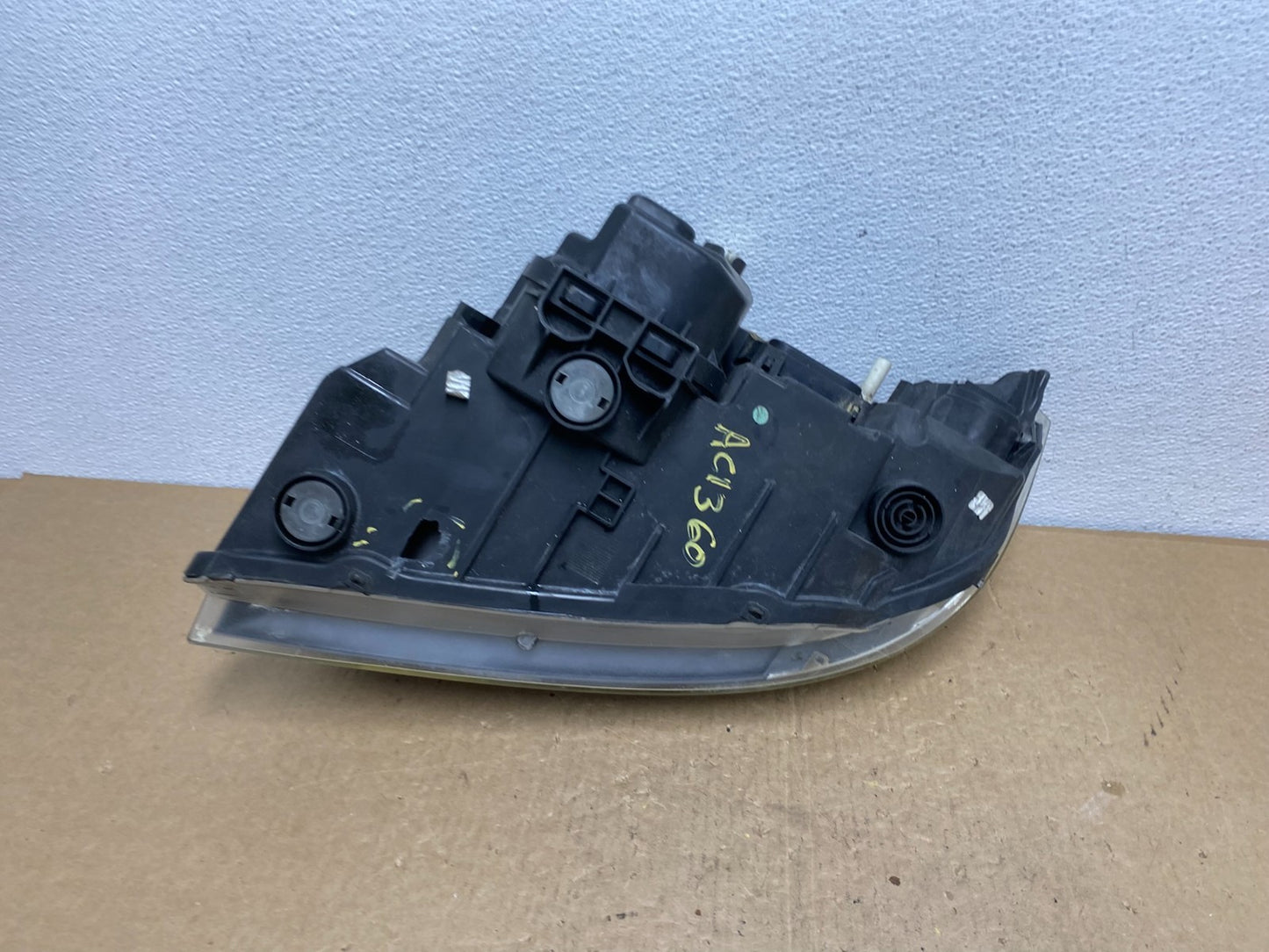 2009-2011 BMW 3 Series 328i 4/D Sedan Headlight Halogen Right Passenger AC13607