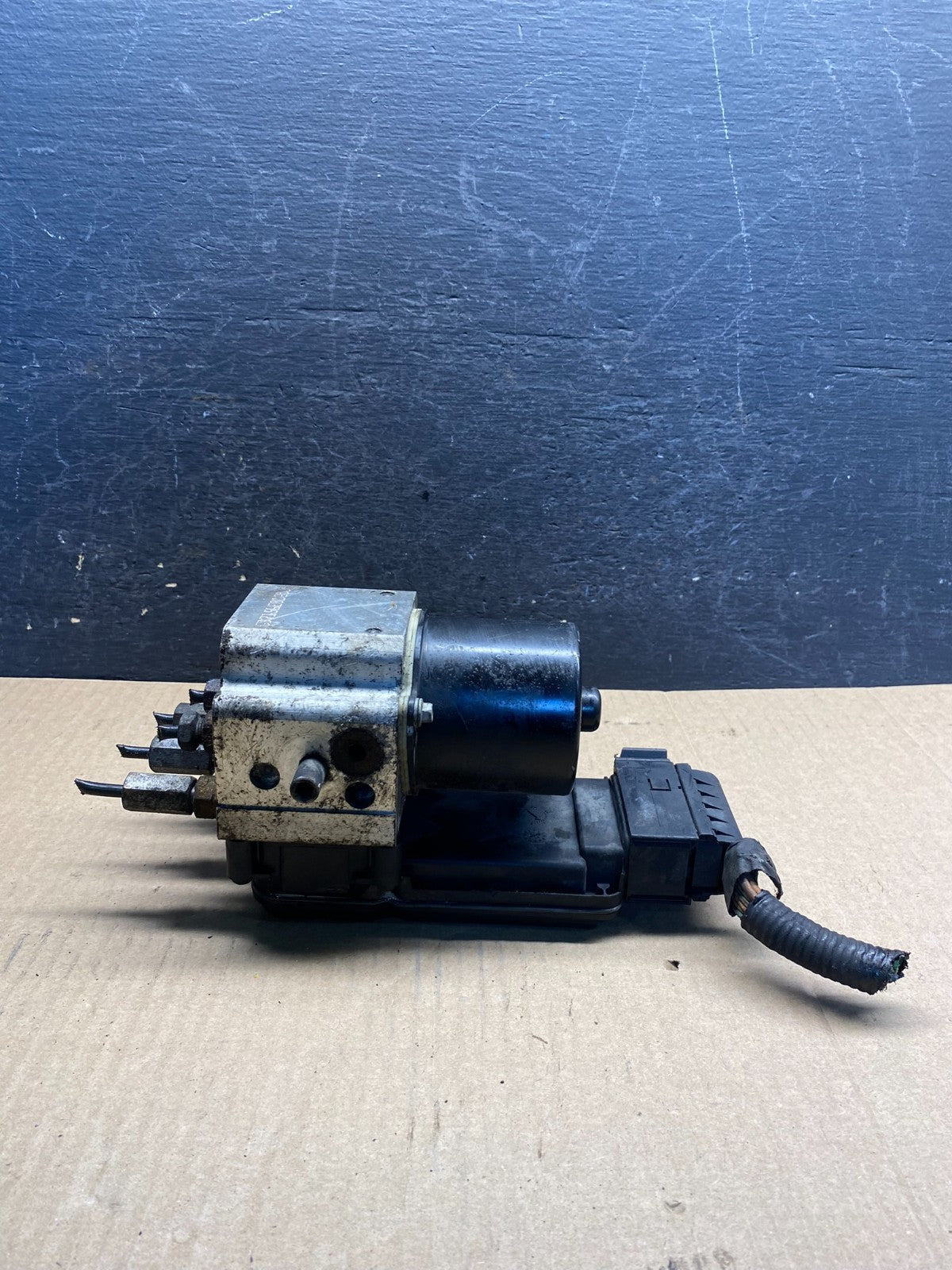 2006 2007 Ford E250 E350 Anti-Lock ABS Antilock Brake Pump AH1614 DG2