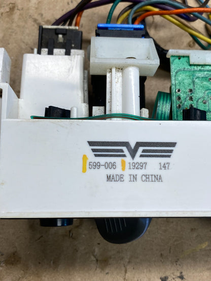 1996-1999 Chevrolet Tahoe 5.7L V8 HVAC Control Module AC66425
