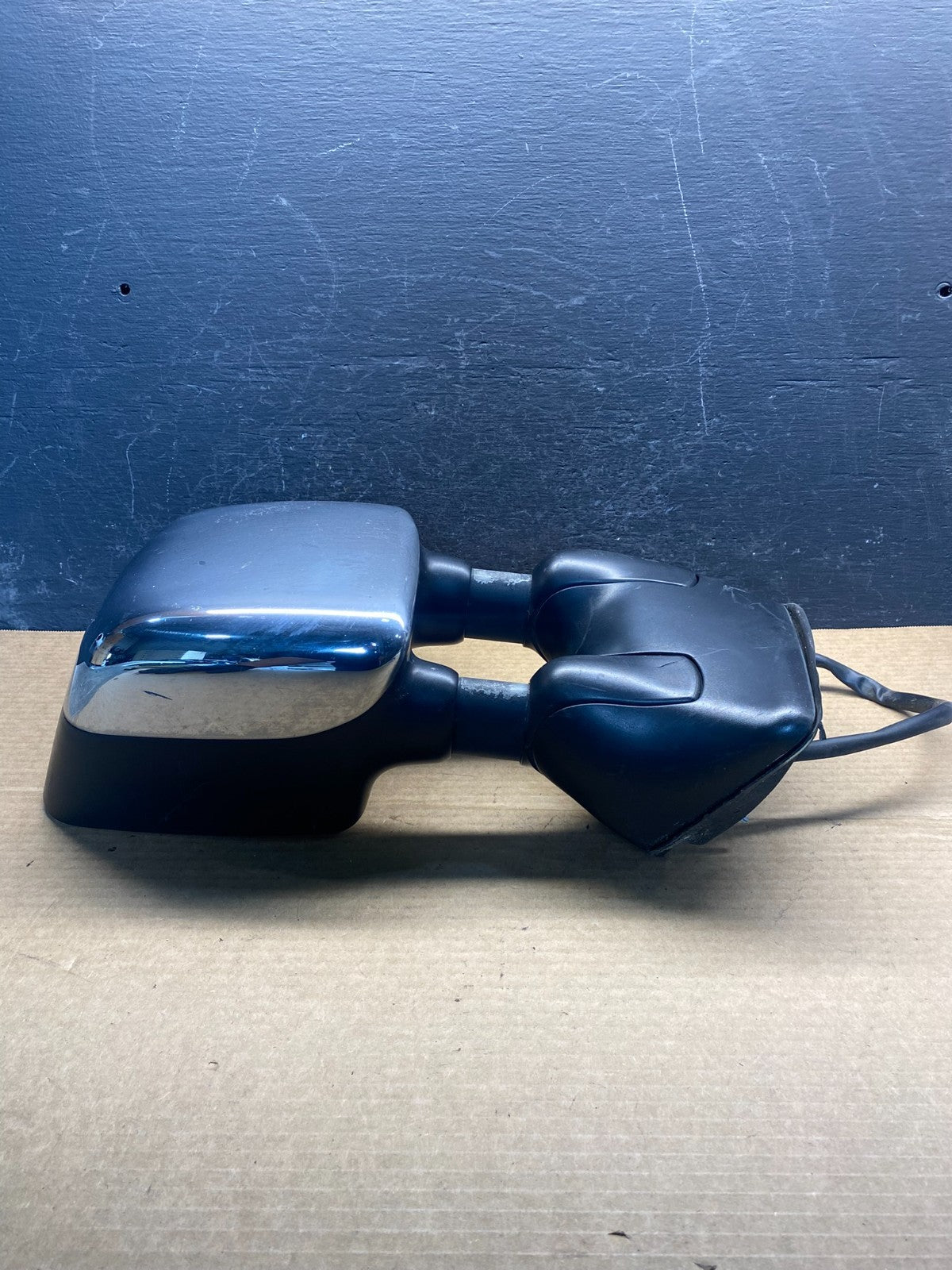 2004 to 2015 Nissan Titan SE Right Passenger View Door Mirror AF6763 DW3