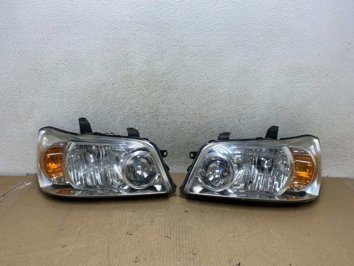 2004 2005 2006 Toyota Highlander Headlights Left+Right Side AH6783 DW0