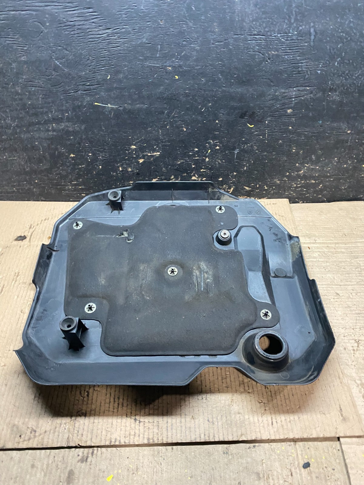 2013 to 2016 Cadillac SRX 3.6L Plastic Engine Cover Shield OEM w5655 DG5