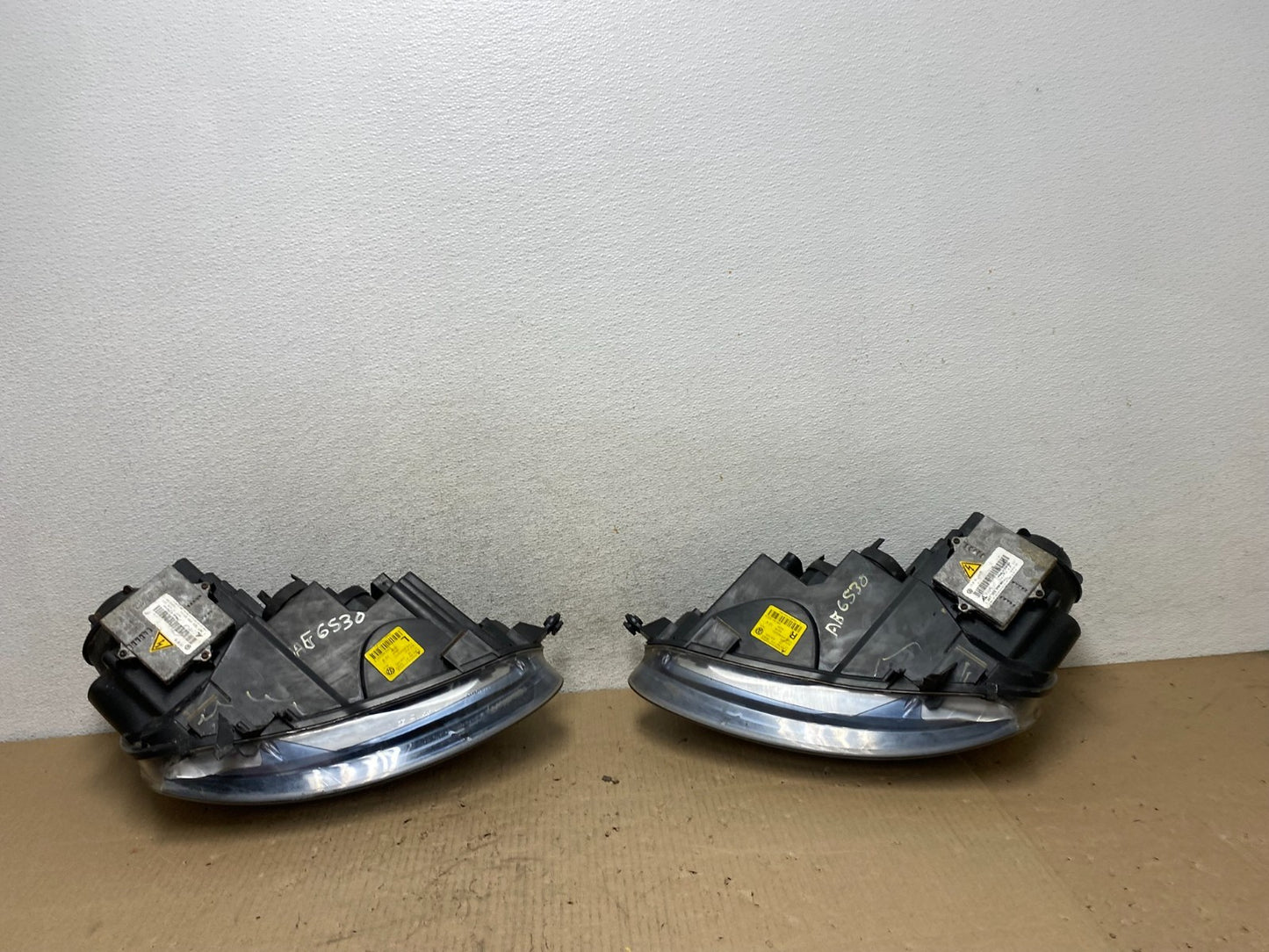 2006 to 2009 Volkswagen Jetta Golf Left+Right HID Xenon Headlights AG6530 DW12