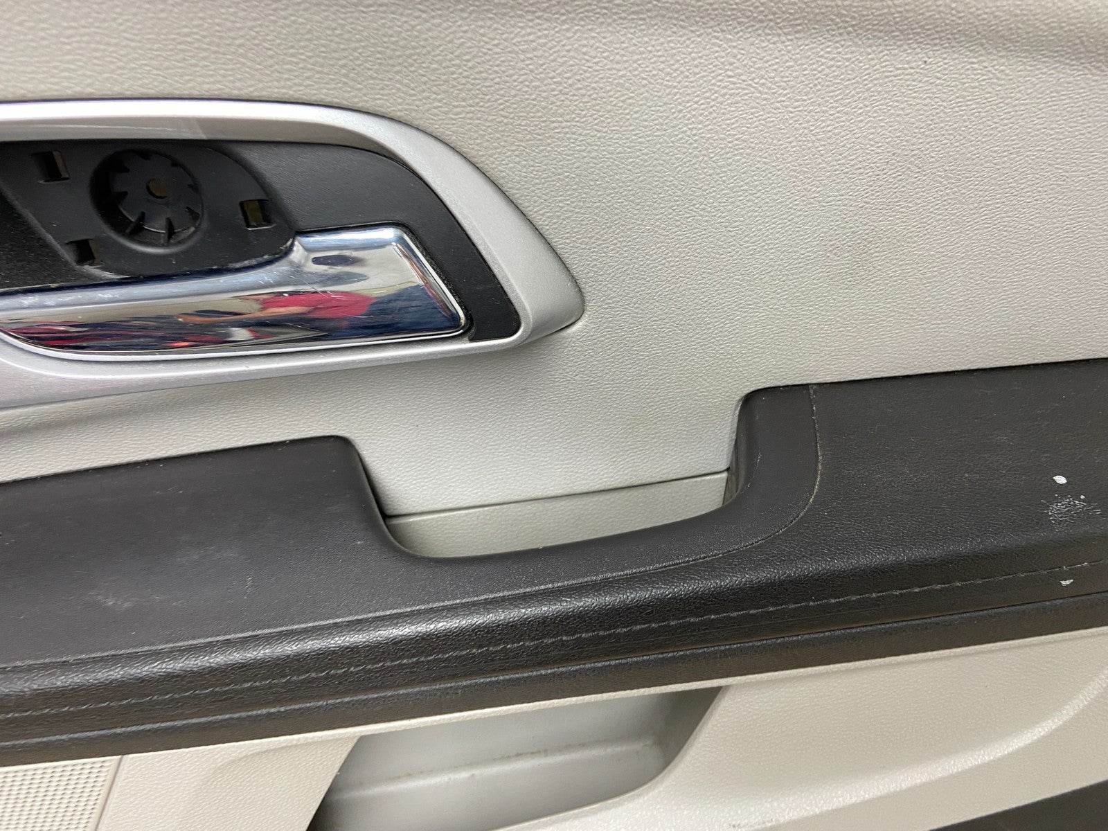 2018 to 2021 Chevrolet Equinox Front Right Passenger RH Door Panel AC0033 DG3