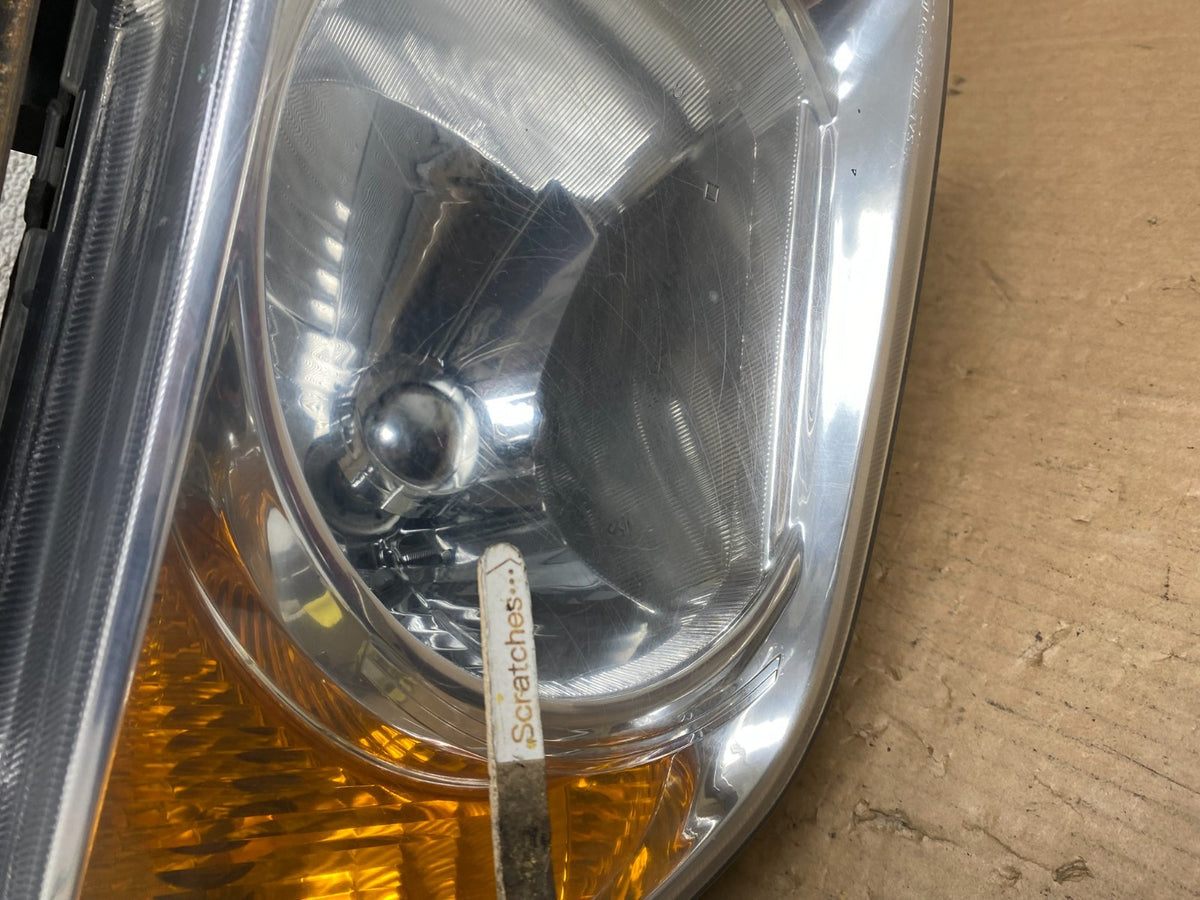2003 to 2006 Honda Element Right Passenger Rh Side Headlight AI8986 DW3