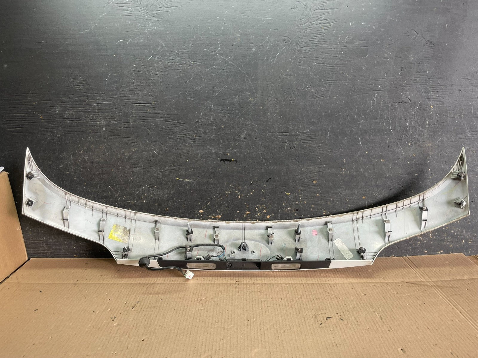 2013-2017 Hyundai Santa Fe Rear Trunk Hatch Molding Trim Panel Camera Z8394 DG6