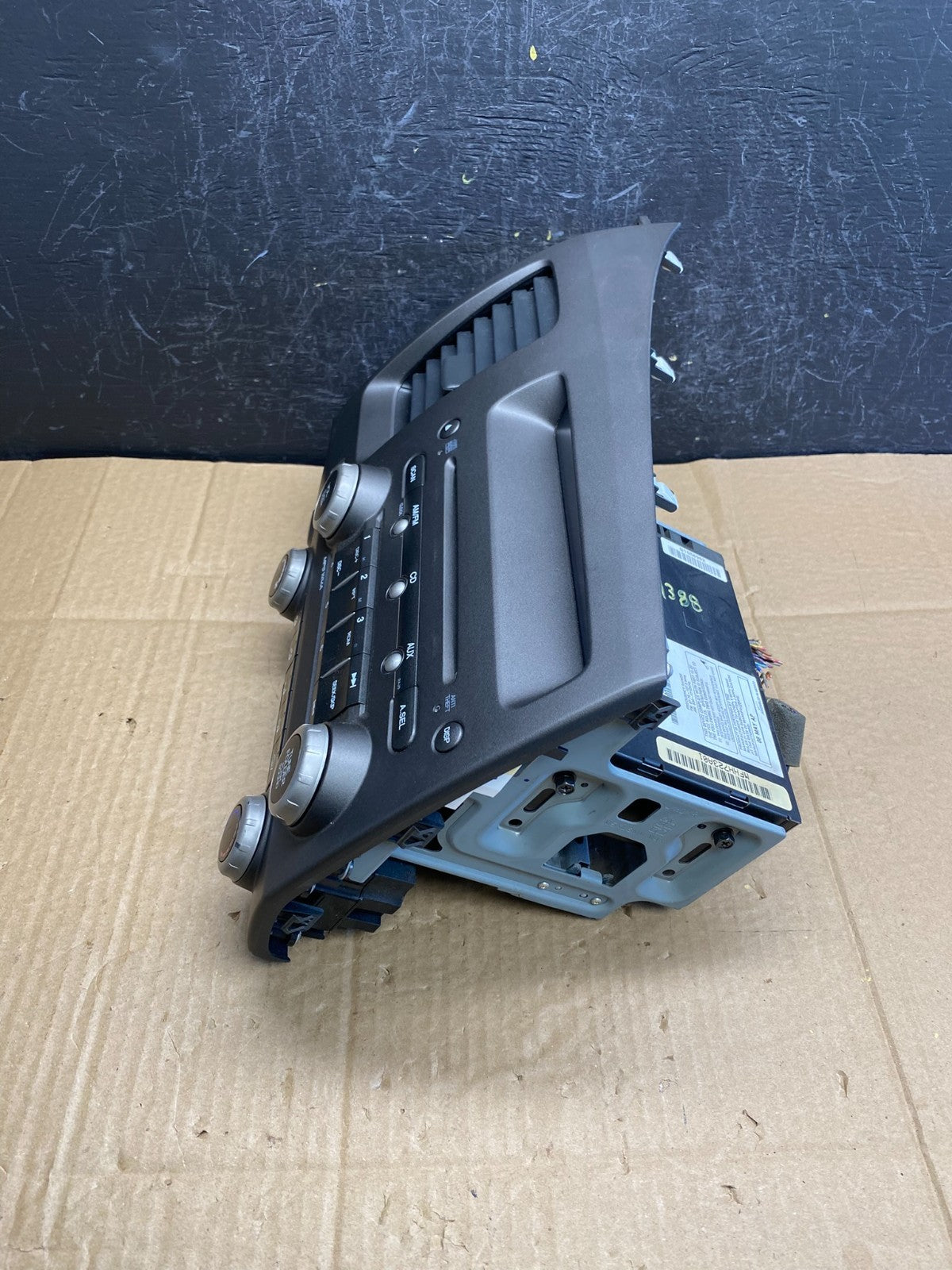 2006 - 2011 Honda Civic Radio AM/FM Climate Control Air Vent Bezel AC9388 DG2