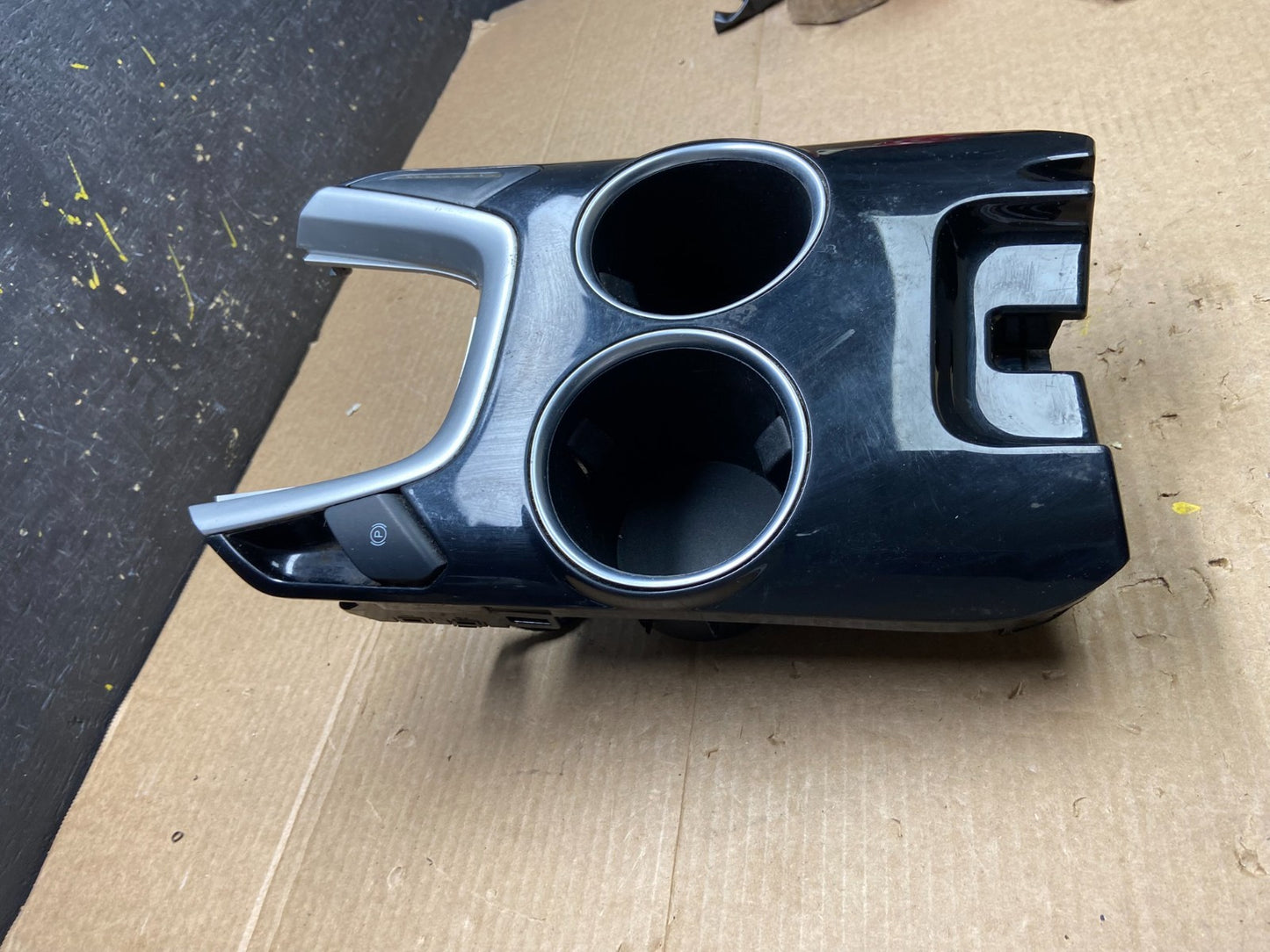 2013 to 2016 Ford Fusion Front Center Console Cup Holder Cupholder OEM W0344 DG2