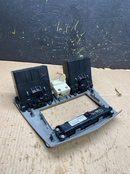 2007 2010 Chrysler Sebring Center Dash Radio Clock Bezel Trim Panel Oem Y7973 DG5