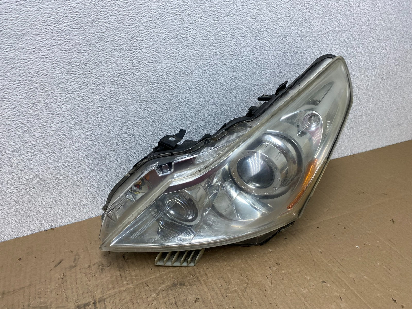Sedan 4Door 2010 to 2013 Infiniti G37 Left Driver Headlight Xenon Oem AB8415 DW2