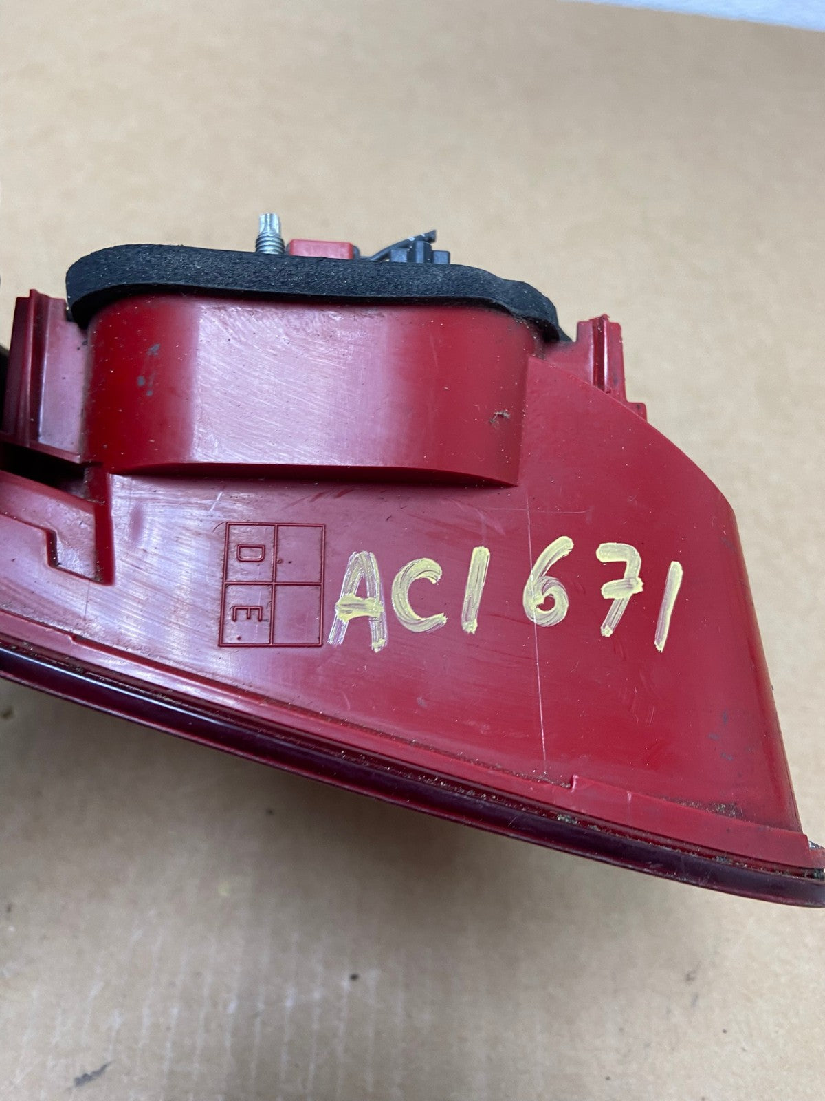 2012-2017 Volkswagen Tiguan Right Passenger Rh Side Inner Tail Light  AC1671 LK6