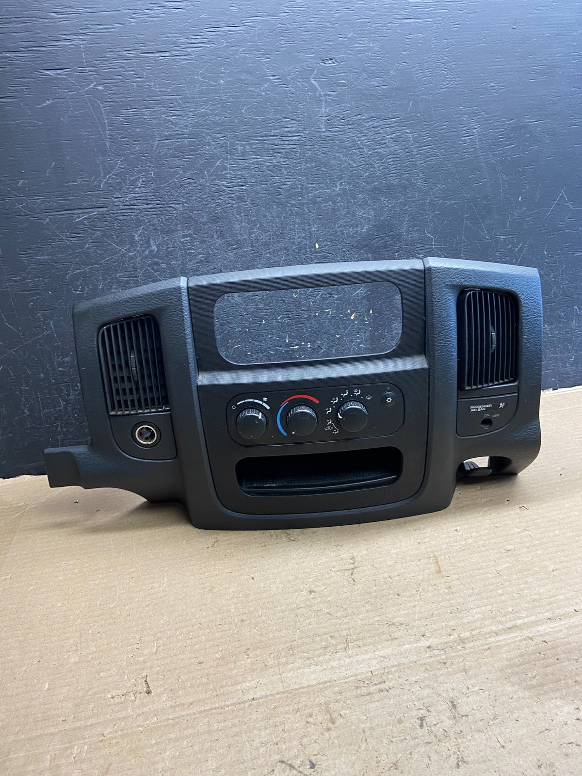 2002 to 2005 Dodge Ram Radio Climate Control Dash Air Vent Bezel Trim AH3782 DG0