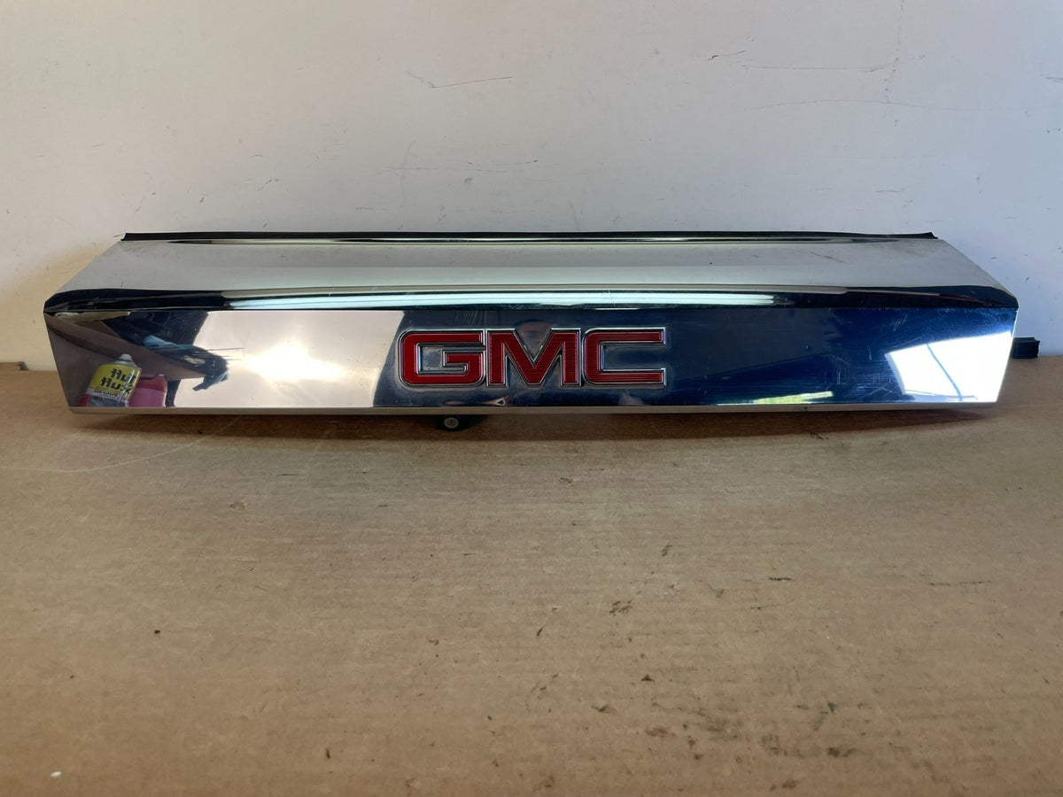 2011-2015 GMC Terrain Tailgate Liftgate Chrome Finish Molding Camera AG0947 DG0