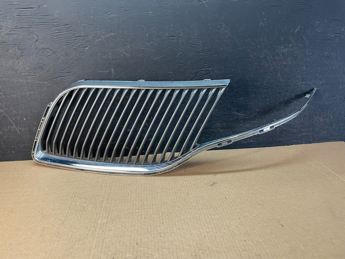 2013 to 2016 Lincoln MKT Left Driver LH Side Front Grill Grille af3693 DG0