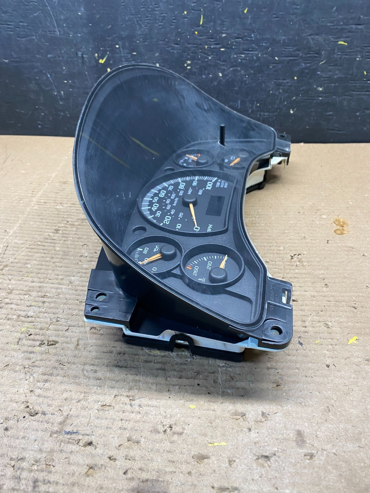 2004 to 2007 Chevrolet Express Speedometer Cluster Gauge R26291