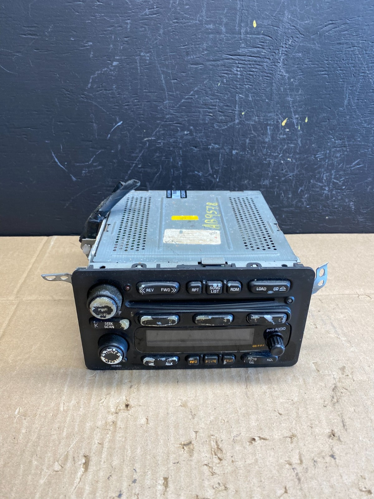 2003 - 2008 Pontiac Vibe GMC 6 Disc AM FM Radio Player Receiver AB9578 DG0
