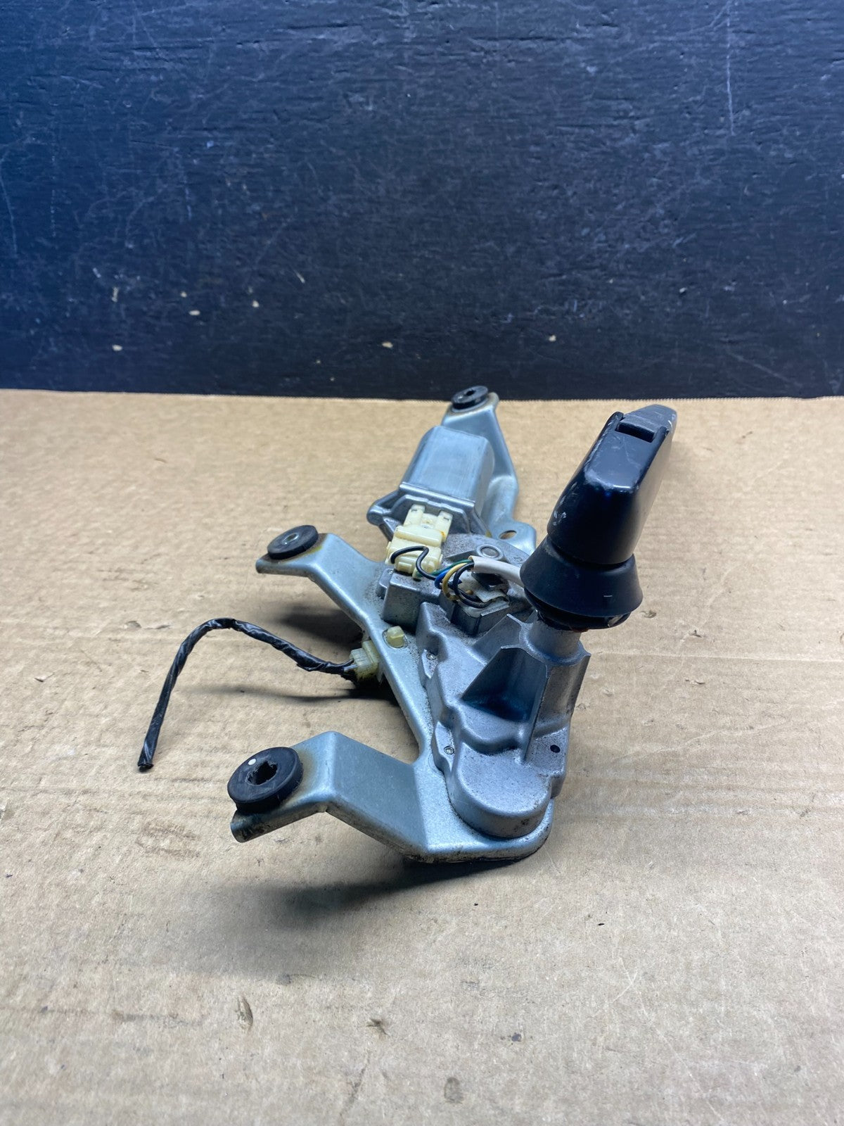 2005 to 2009 Subaru Legacy Outback Rear Windshield Wiper Motor AF76744