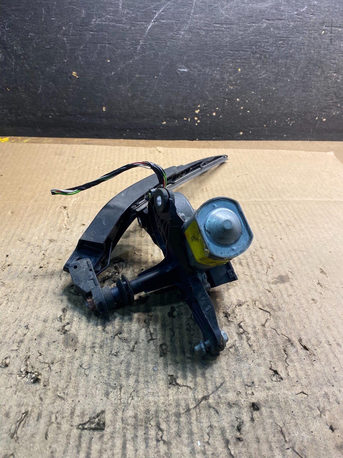 2008 to 2012 Buick Enclave Windshield Rear Wiper Motor Z5054 PS1