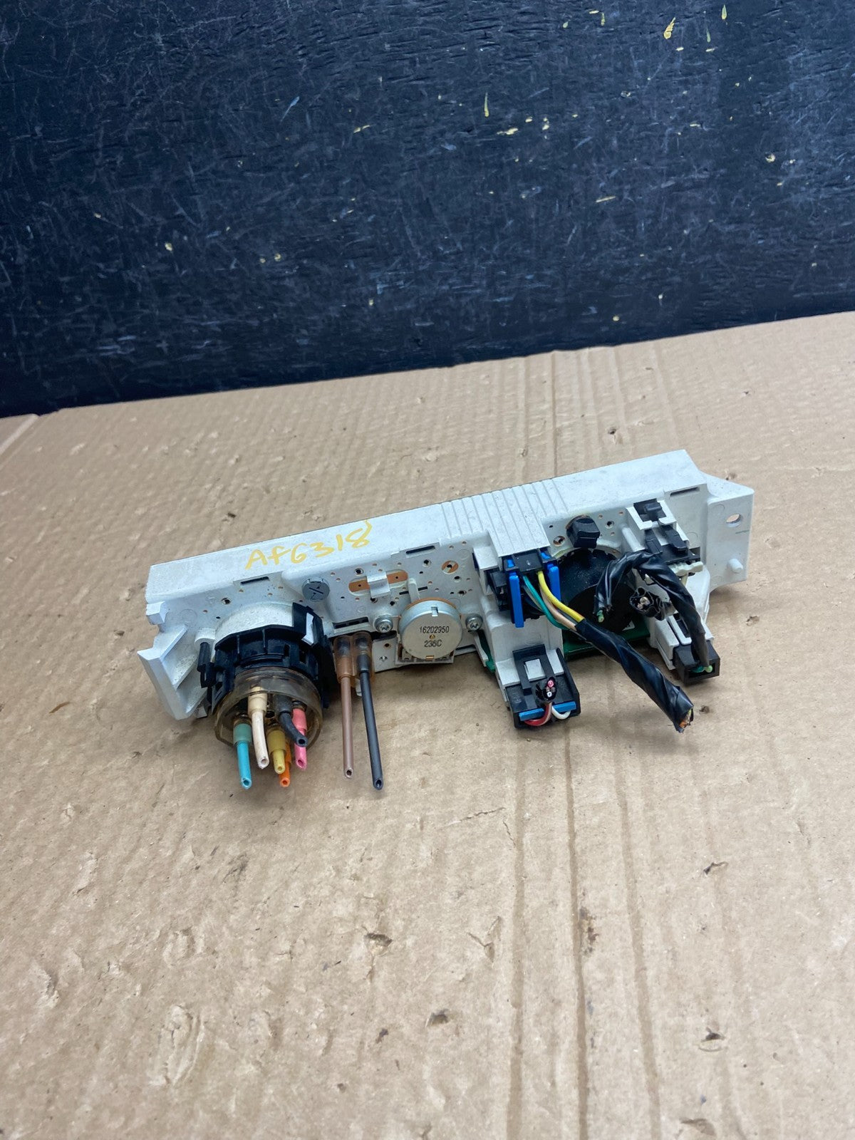 2008-2010 Chevrolet Express 1500 2500 3500 Climate Control Panel AF6318 DG3