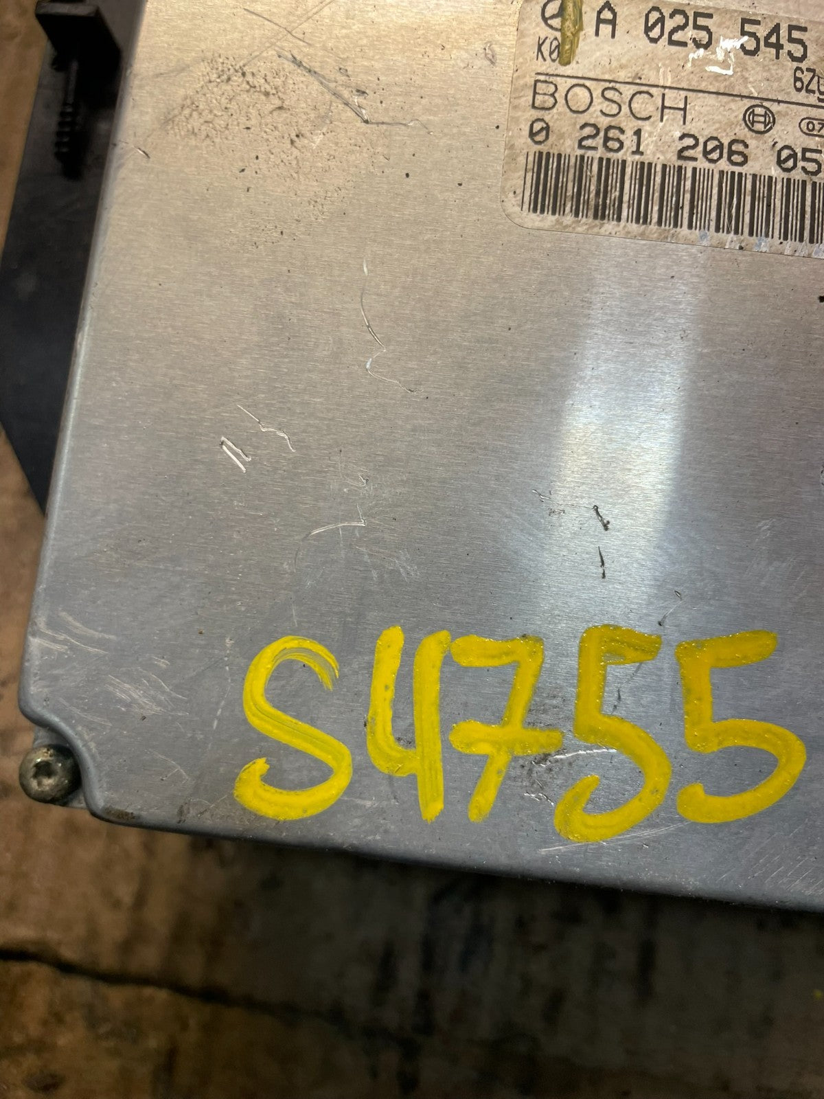 1998 2000 Mercedes Benz ML320 Engine Computer ECM a0255458632 S4755 DG4