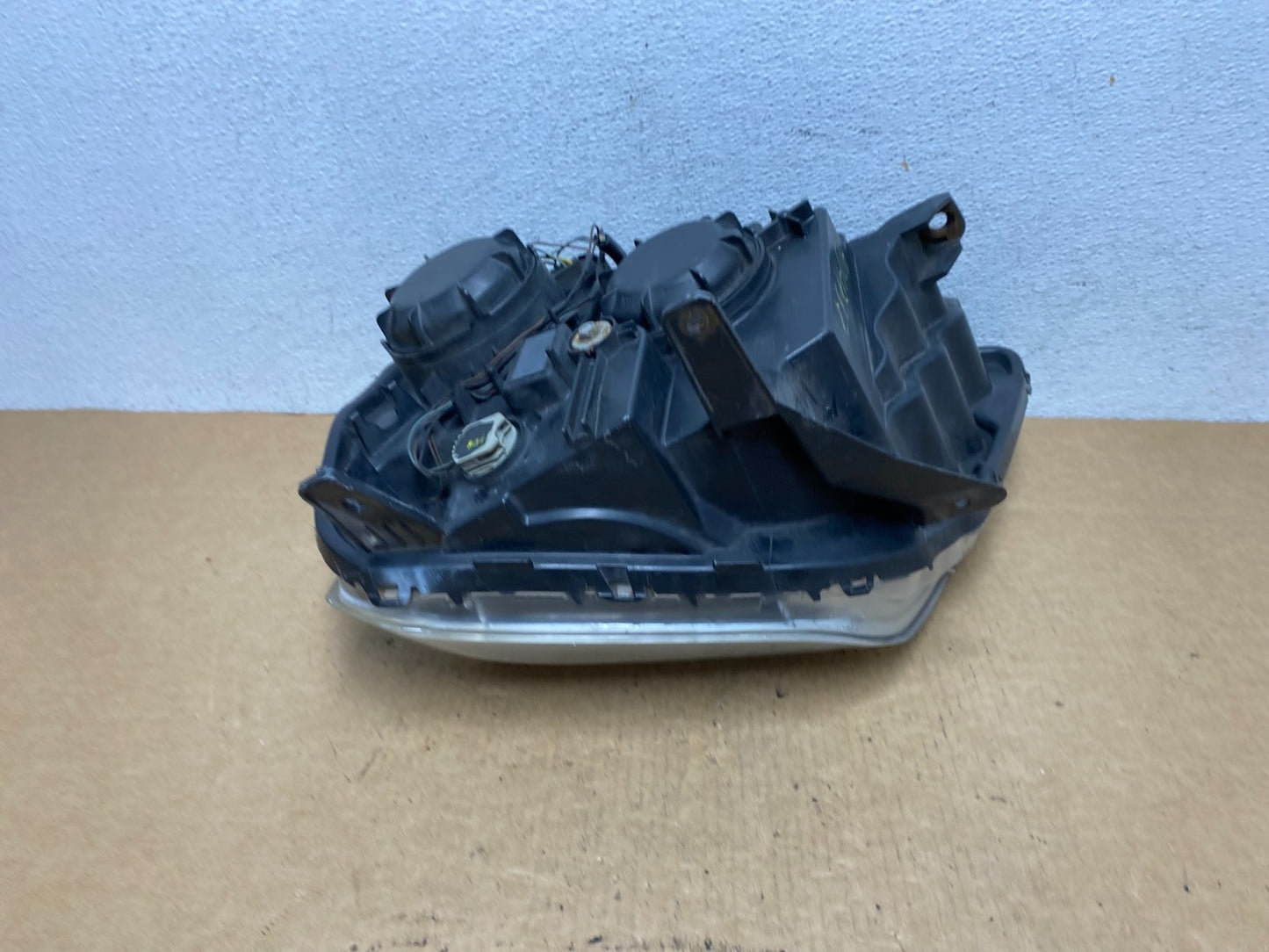 2010 to 2015 GMC Terrain Halogen Passenger Right Rh Side Headlight AD4732 DW5