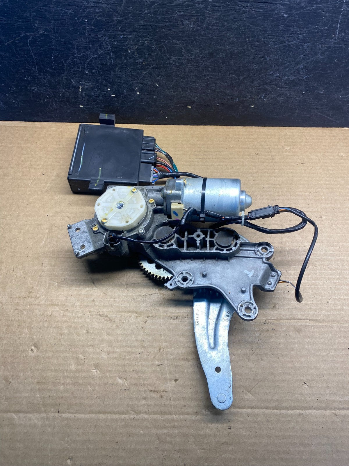 2009-2012 GMC Acadia Power Motor Liftgate Tailgate Control Module AF7558 DG0