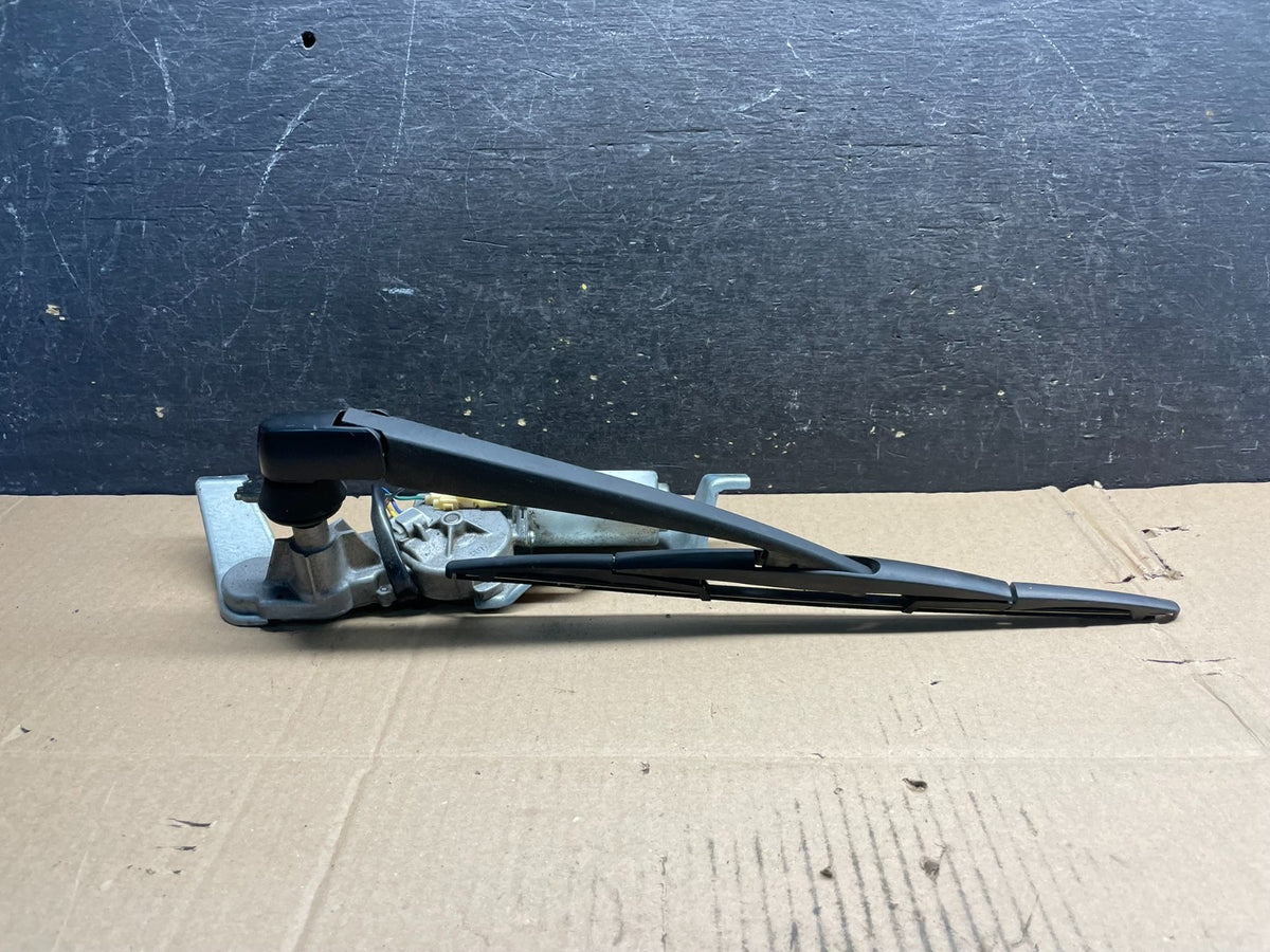2005 to 2009 Subaru Legacy Outback Rear Wiper Motor V2001 DG3