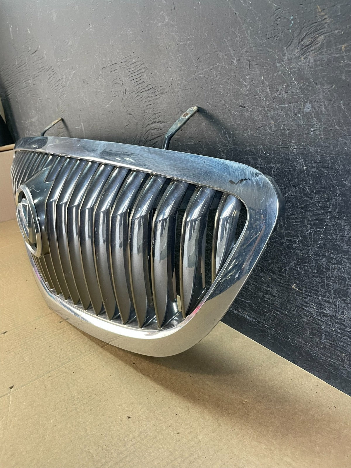 2008 to 2012 Buick Enclave Front Upper Grill Grille AF5251 DW1
