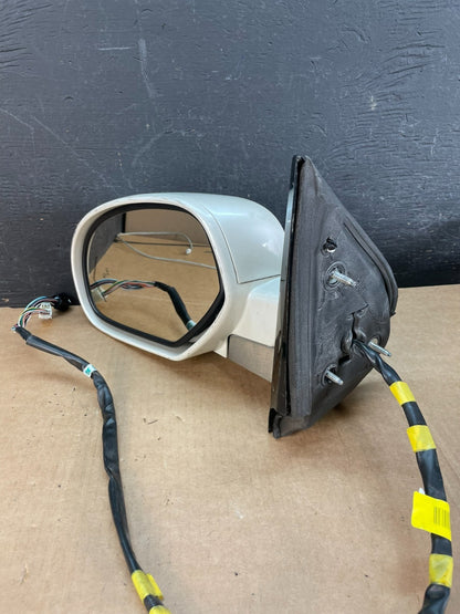 2007 - 2014 Cadillac Escalade Left Driver Door Mirror Turn Signal AE8320 DW2