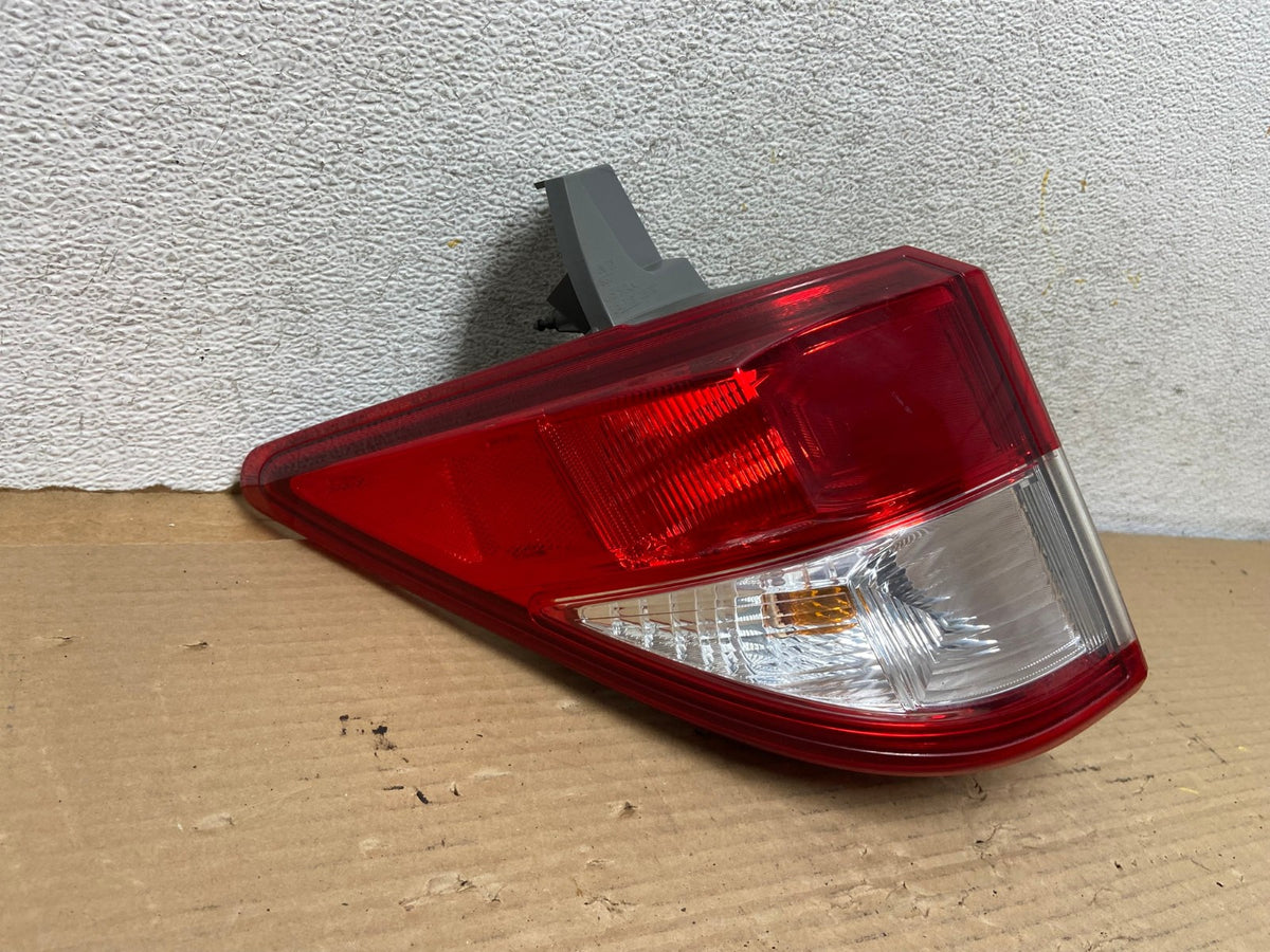 2011 to 2017 Nissan Quest Left Passenger LH Side Tail Light AH0621 LK1