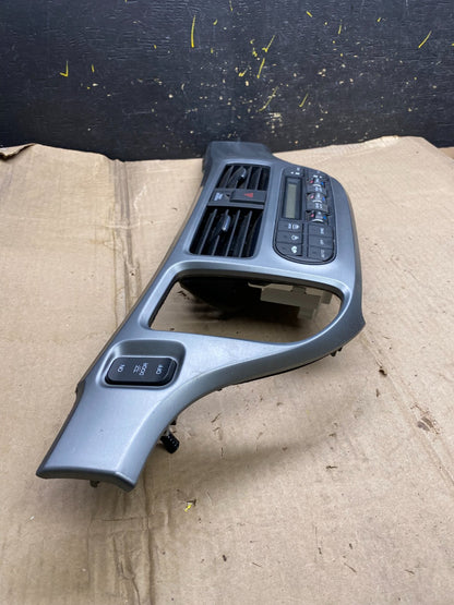2005 to 2010 Honda Odyssey  Radio Climate Control Dash Trim Bezel X5718 DG1