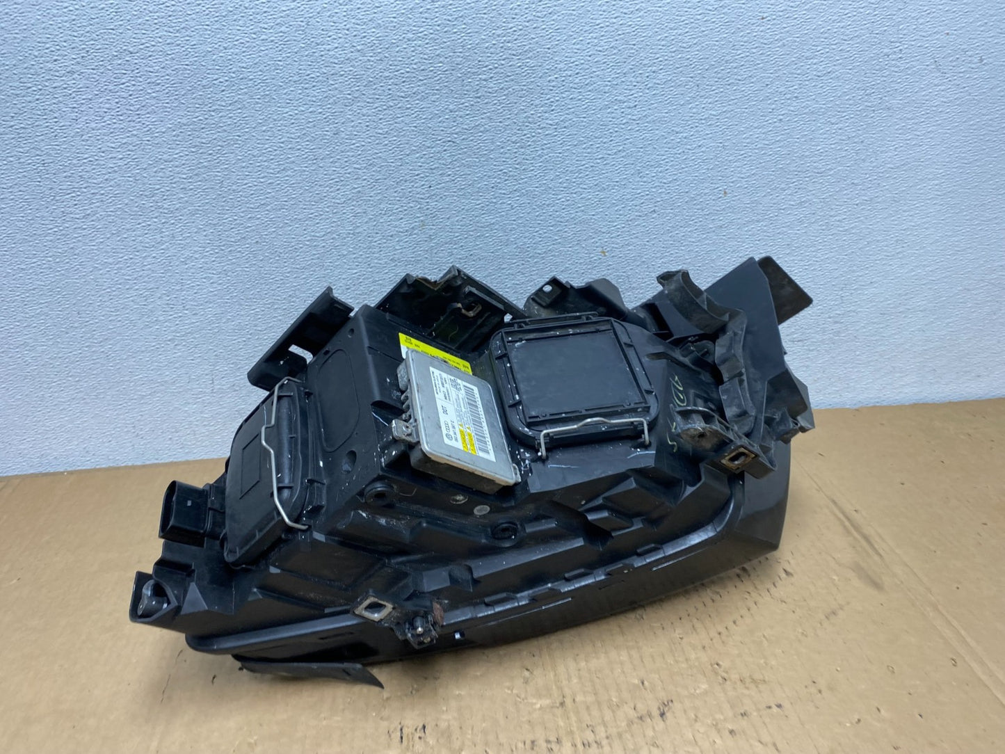 2009 to 2012 Audi Q5 Right Passenger RH Side Xenon HID Headlight AD1075 DW7