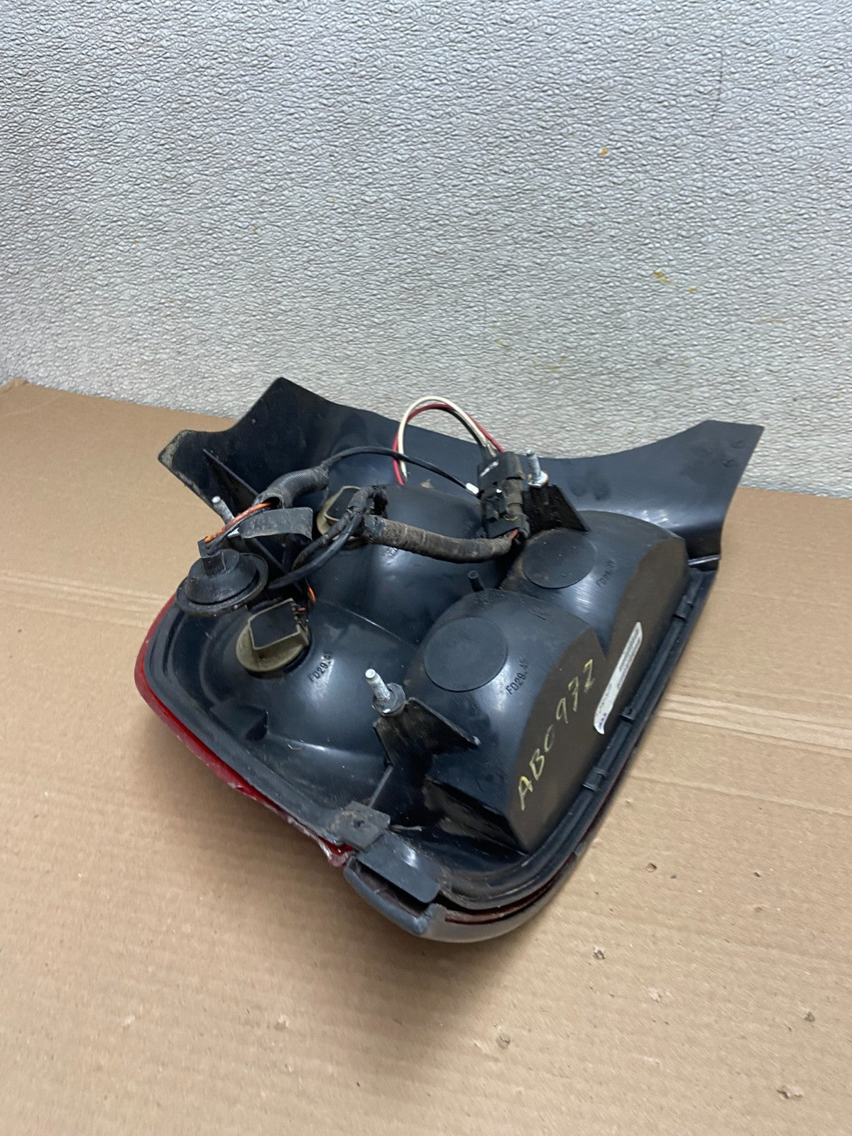 2003-2011 Ford Crown Victoria Right Passenger Rh Side Tail Light Oem AB0972 LK6