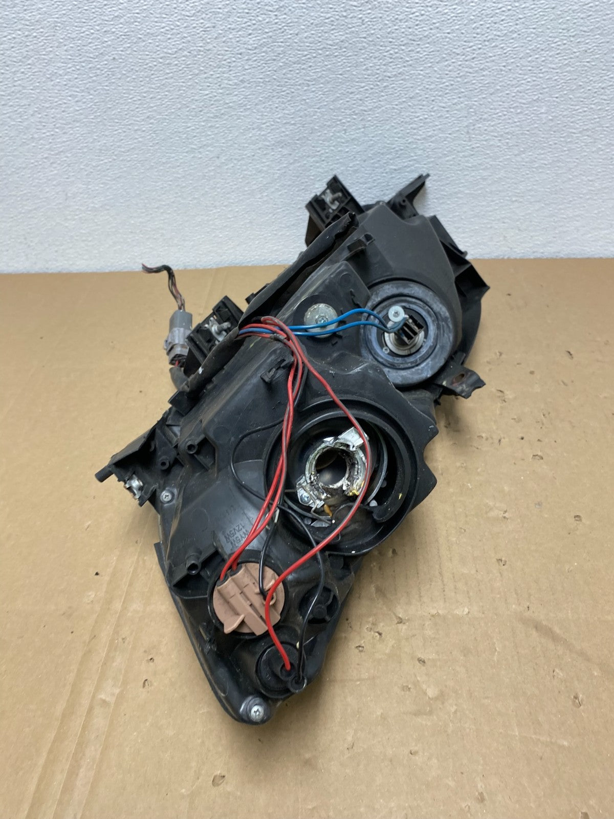 Halogen 2007 to 2009 Mazda CX-7 Right Passenger RH Side Headlight TYC AB6855 DW9