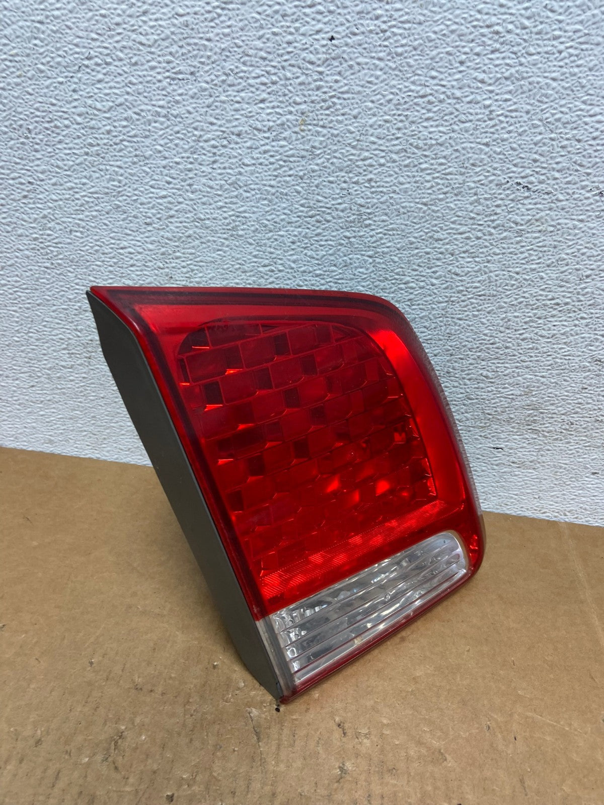 2011 2012 2013 Kia Sorento Left Driver Lh Inner Tail Light AE0356 LK2