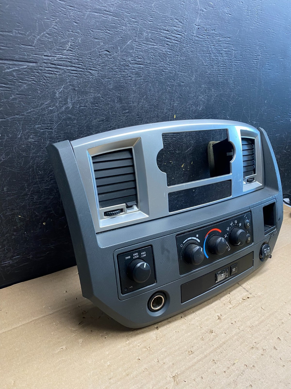 2006 to 2008 Dodge Ram Radio Climate Control A/C Heat Dash Bezel Trim ag6435 DG4