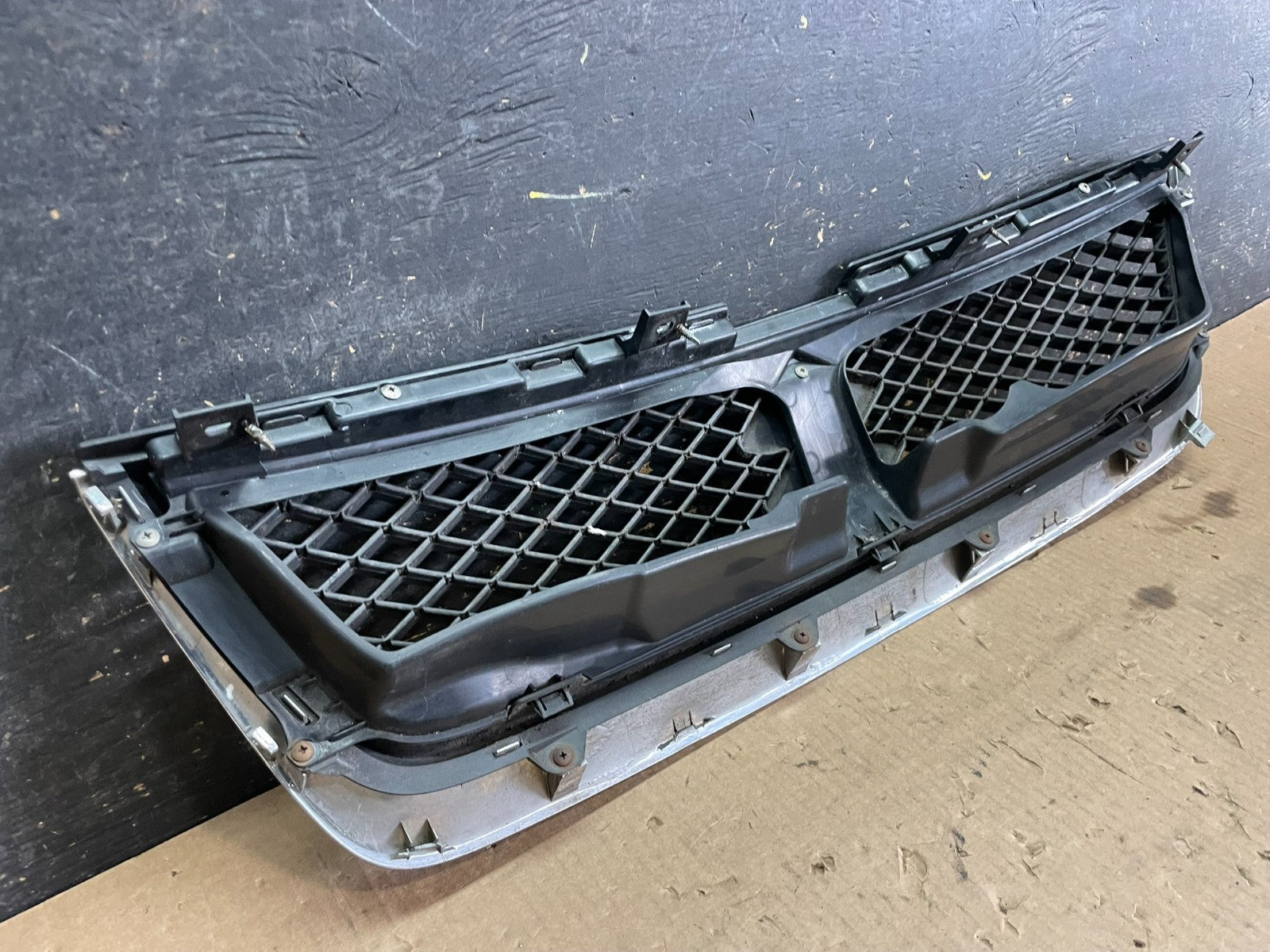 2006 2007 2008 Suzuki Grand Vitara Front Upper Grill Grille OEM Y9841 DG4