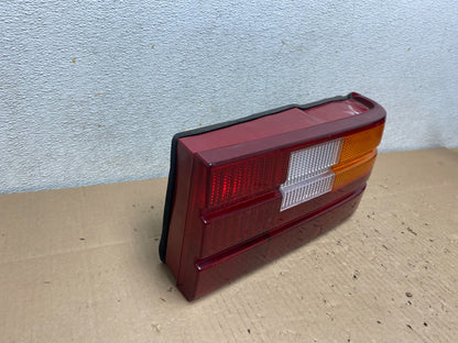 1990 to 1992 Land Rover 800 Right Passenger RH Side Tail Light L7193 DG2