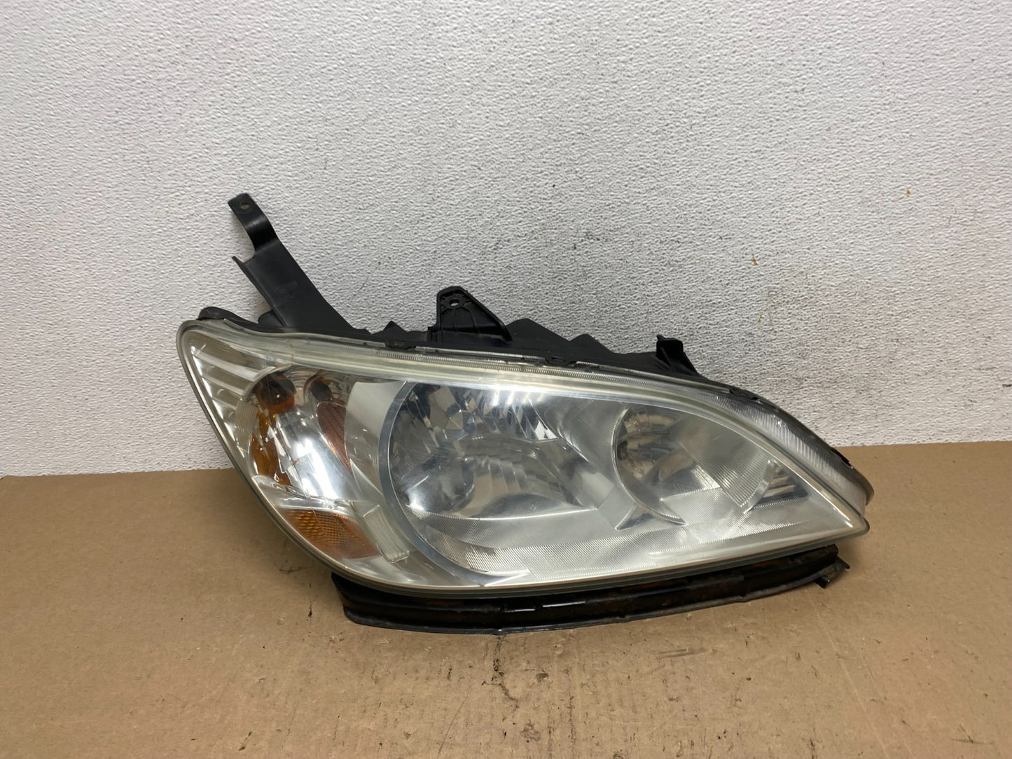 2004 2005 Honda Civic Sedan Headlight Halogen Right Passenger Rh AE6127 DW0