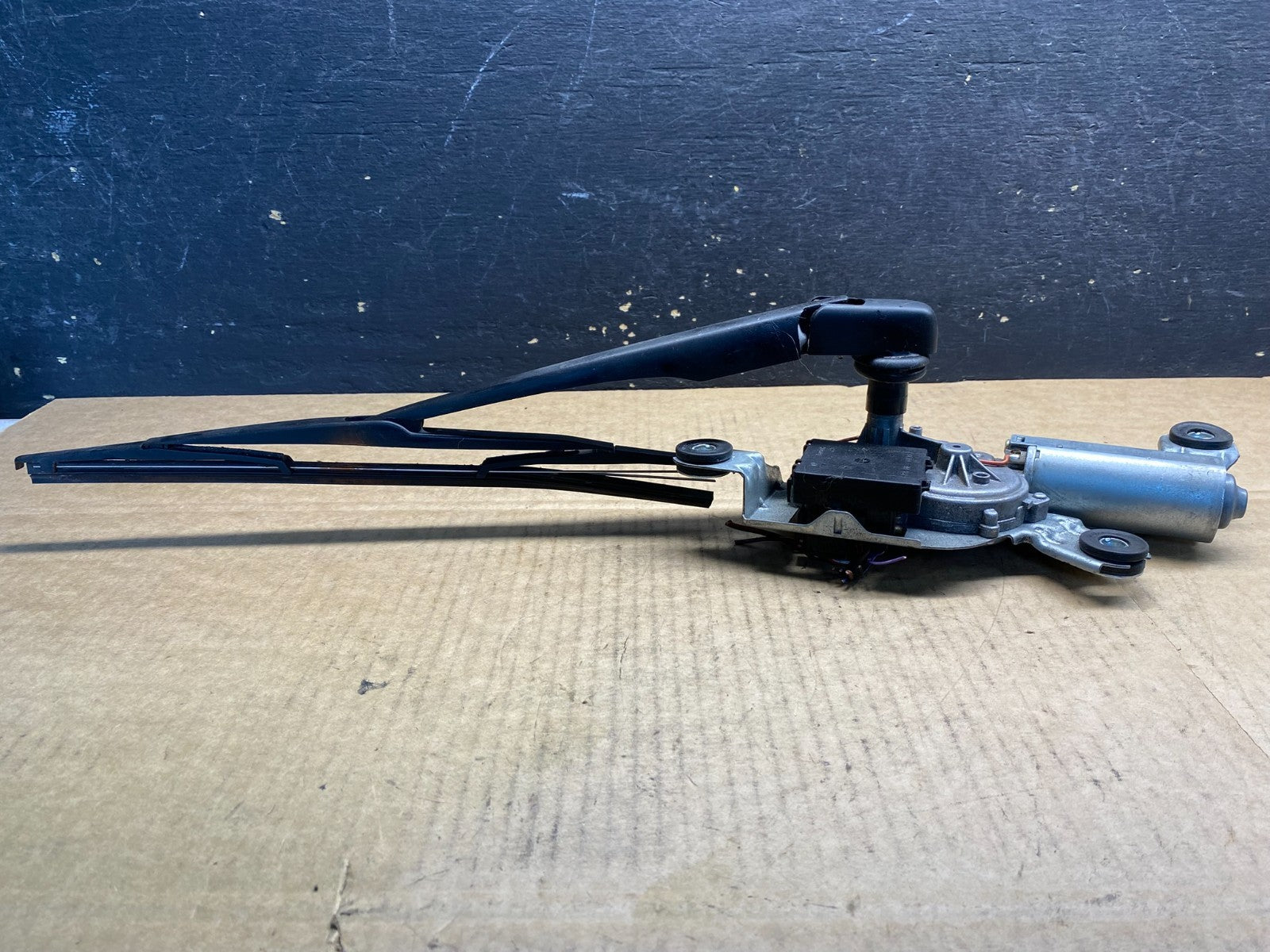 2004 to 2010 BMW X3 E83 Rear Windshield Wiper Motor OEM AB3999 DG1