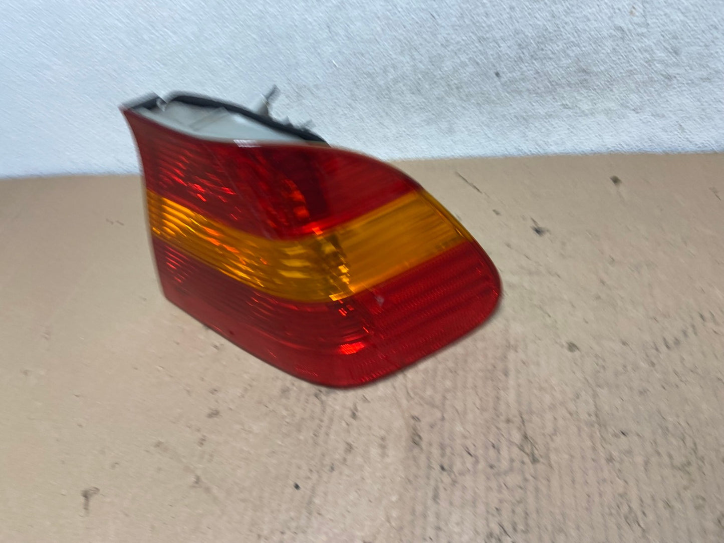 2002 - 2005 BMW 3 E46 Series Right Passenger Tail Light AF4274 LK1