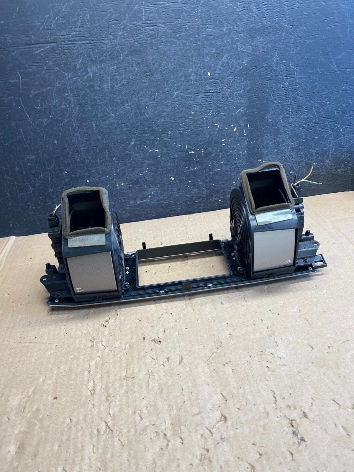 2008 to 2015 Jaguar XF Jaguar XF Center Radio Bezel Dash Air Vent AJ1312 DW3