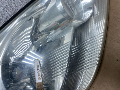 2004-2005 Toyota Sienna Right Passenger Halogen Headlight AG4549 DW3