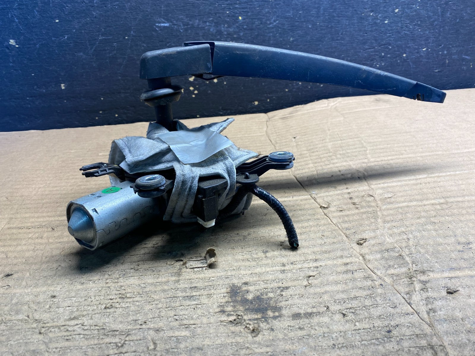 2004-2010 Infiniti QX60 Rear Liftgate Back Window Wiper Motor OEM AA7262 DG1