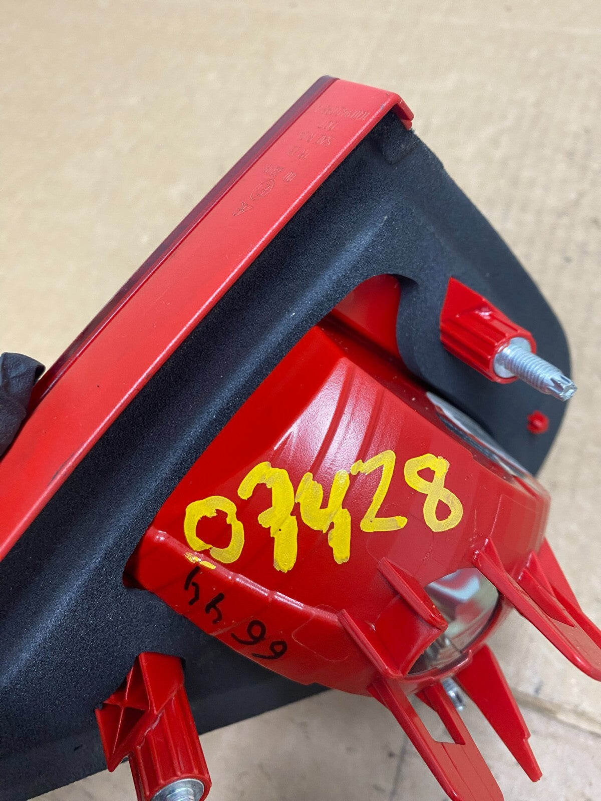 2007 2008 2009 2010 2011 Volkswagen Eos Left Driver Tail Light Inner Oem O74288